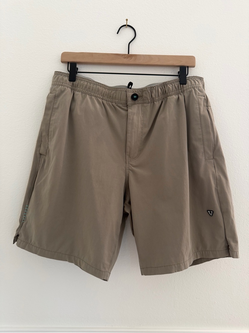 Vissla Mens Large Hybrid Walk Shorts Khaki Stretch